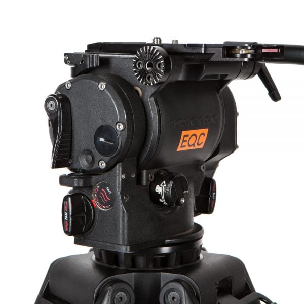OConnor Ultimate 1030Ds Stativsystem mit 100-mm-Sockel und Nutzlast bis zu 18,6 Kilogramm bei 15 cm Schwerpunkt.