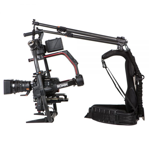 Ready Rig GS + ProArm Kit trägt Kamerasysteme von 0,45 bis 18 kg über eine Weste mit zwei Federarmen.