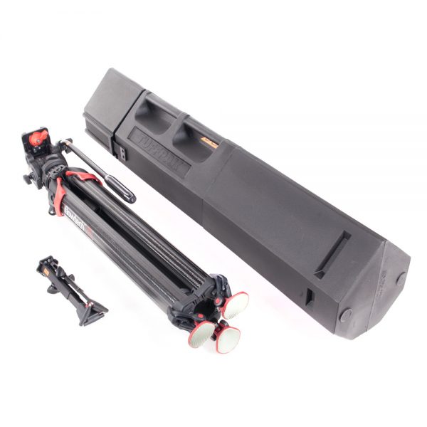 Das Sachtler FSB 8 T mit Flowtech 75mm Stativsystem lässt sich für den Transport kompakt zusammenlegen.