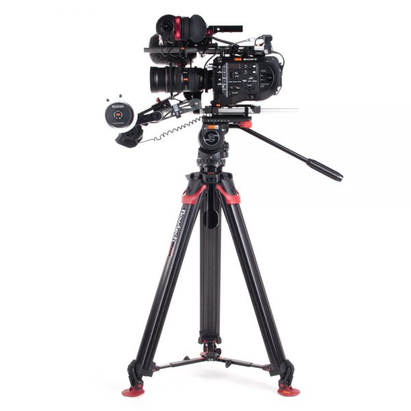 Das Sachtler FSB 8 T mit Flowtech 75mm Stativsystem eignet sich für Kamerarigs mit Zubehör wie Follow-Focus-Systemen.