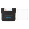 Im Set enthalten: gepolsterte Tasche für den sicheren Transport des 4x4-Filters im Kompendium-Case. Schneider 4x4 True-Cut 750 IR Filter aus präzise geschliffenem Water-White-Glas, im Set inklusive Tasche.
