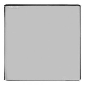 Schneider 5,65x5,65-Neutraldichtefilter ND 0,3 aus Water-White-Glas reduziert Licht um eine Blendenstufe.