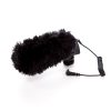 Sennheiser MKE 400 Kameramikrofon, kompaktes Aufsteck-Richtmikrofon mit zusätzlichem Fell-Windschutz.