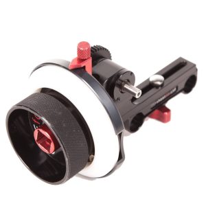 Shoot35 Cinefocus ist ein mechanischer Follow Focus für 15mm Rods mit Zahnring im Modul 0,8.