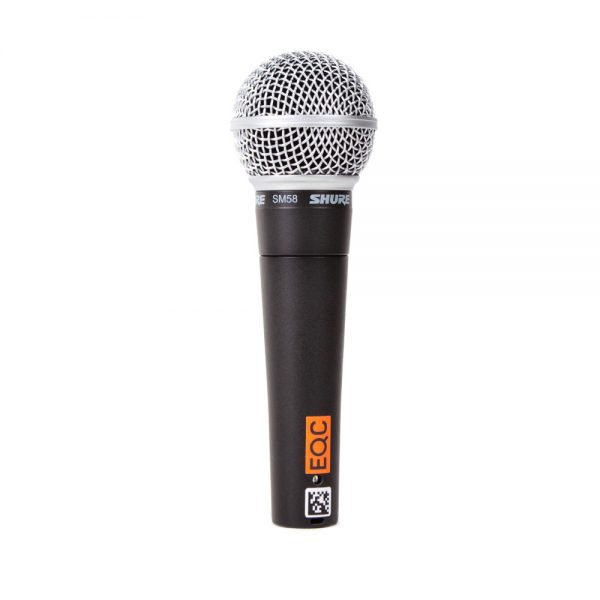 Shure SM58 ist ein dynamisches Nierenmikrofon mit einem Frequenzgang von 50 Hz bis 15 kHz.