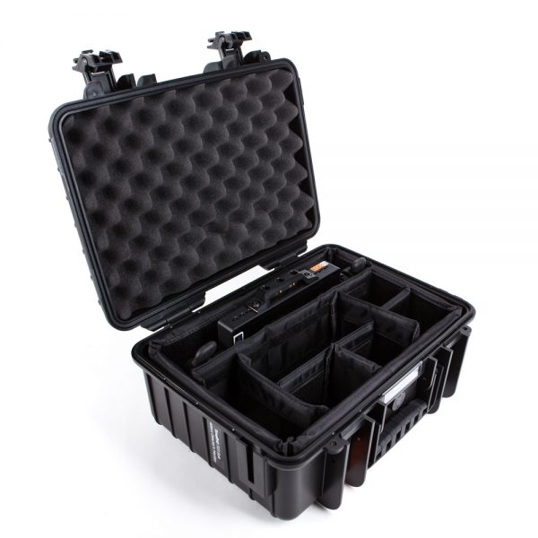 SmallHD 703 Bolt Kabelloser Regiemonitor 7 Zoll mit gepolstertem Koffer und herausnehmbaren Trennwänden.