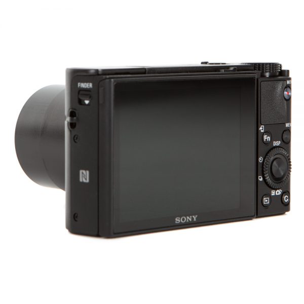 Sony DSC-RX100 Mark IV Kompaktkamera mit Zeiss Vario-Sonnar-Objektiv f/1.8–2.8 und optischem Bildstabilisator.