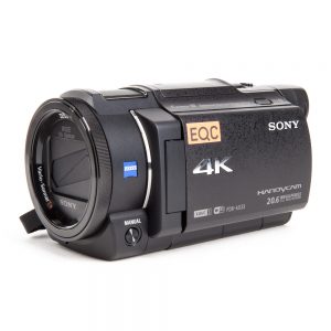 Sony FDR-AX33 4K-Camcorder mit Zeiss Vario-Sonnar-Objektiv und 10-fach optischem Zoom.