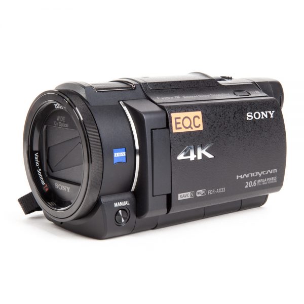 Sony FDR-AX33 4K-Camcorder mit Zeiss Vario-Sonnar-Objektiv und 10-fach optischem Zoom.