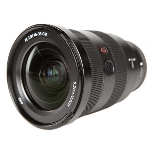 Sony FE 16-35mm f/2.8 GM Weitwinkelzoom mit 11-Lamellen-Blende und 82-mm-Filtergewinde.