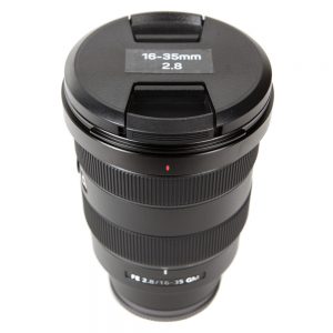 Sony FE 16-35mm f/2.8 GM Weitwinkelzoom mit 11-Lamellen-Blende und 82-mm-Filtergewinde.