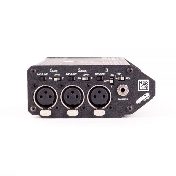 Sound Devices 302 tragbarer Tonmischer mit drei transformerbalancierten XLR-Mic/Line-Eingängen, Rückansicht.