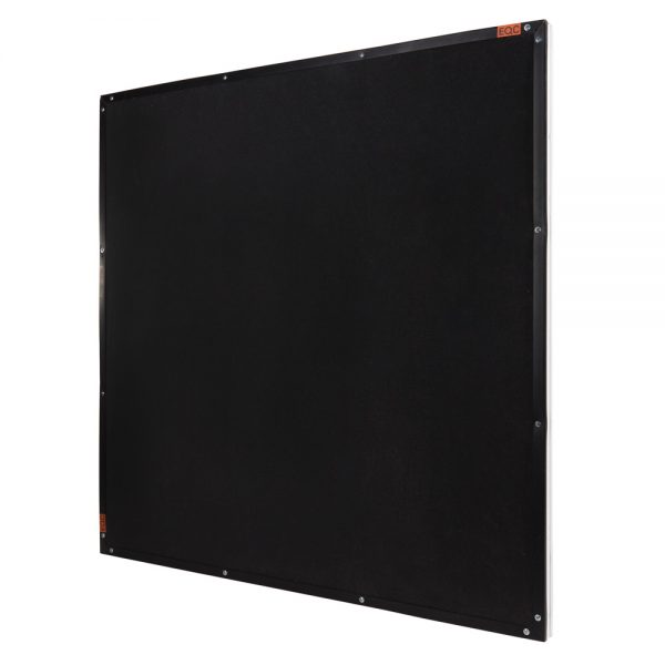 Styropor-Reflektorplatte 1x1 m, schwarze Seite zur gezielten Abdunkelung von Schattenbereichen.