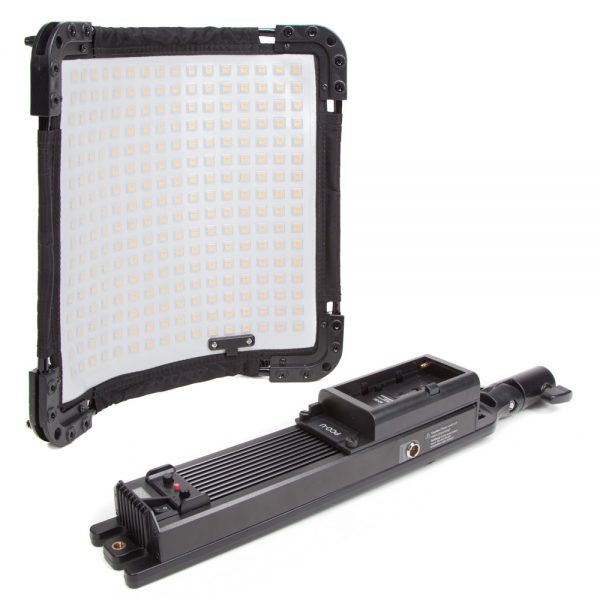 Tecpro Liteflex Bicolor, ein flexibles 1x1-LED-Panel mit 48 W Leistung aus einem BP-U-Akku und IP67 auf der LED-Seite.