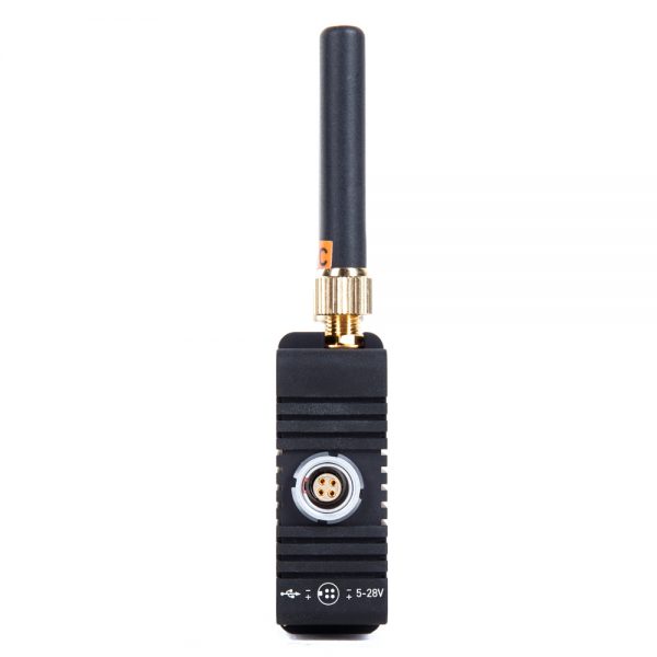 Teradek Node von der Seite mit LEMO-Stromanschluss und aufgeschraubter Antenne im Detail.