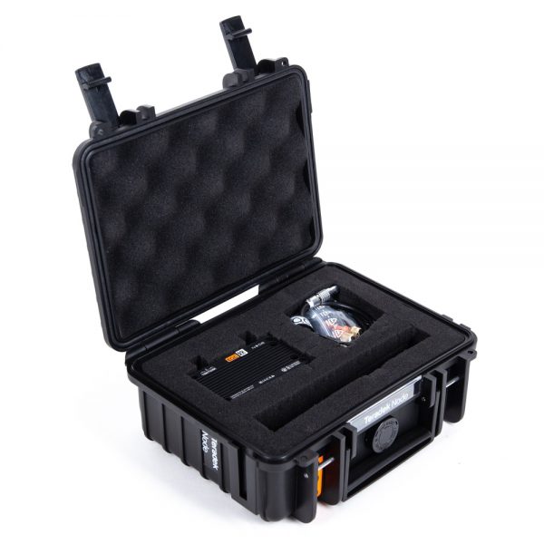 Teradek Node LTE-Modem in gepolstertem Hartschalenkoffer mit Antennen für den Transport.