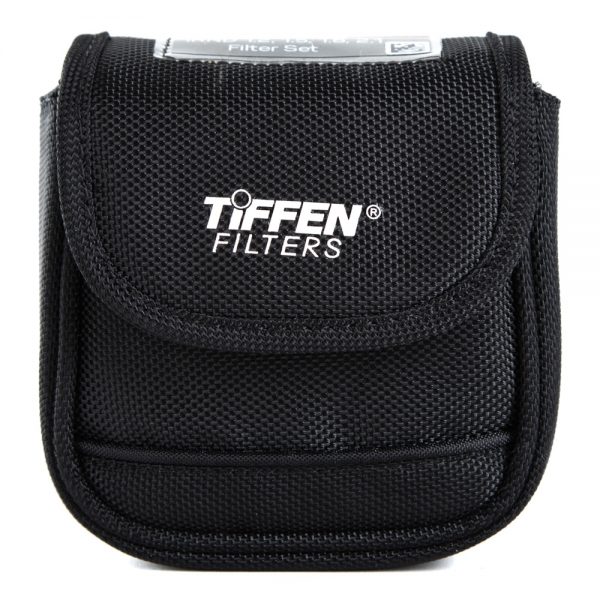 Tiffen 77mm IRND 1.2, 1.5, 1.8, 2.1 Filter Set in gepolsterter Tragetasche mit Tiffen-Logo.