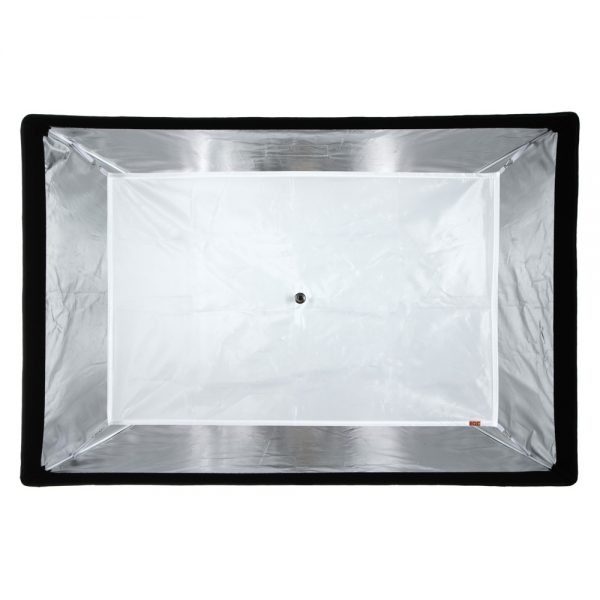 Walimex pro Softbox Easy 90 x 60cm mit montiertem weißen Frontdiffusor und Bowens-Anschluss.