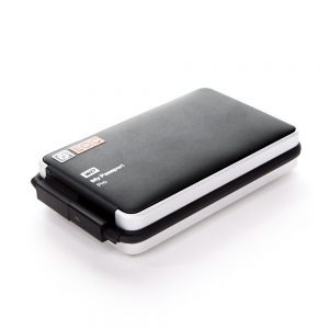 Western Digital My Passport Pro 2 TB RAID-Festplatte mit Thunderbolt-Anschluss für mobile Videoprojekte.