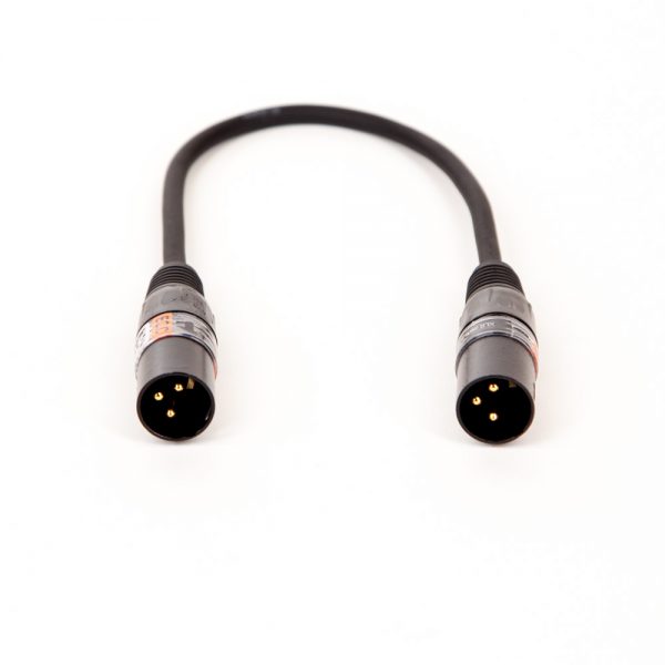 XLR-Verbindungskabel mit zwei XLR-Steckern und 20 cm Länge zur direkten Kopplung.