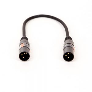 XLR-Verbindungskabel mit zwei XLR-Steckern und 20 cm Länge zur direkten Kopplung.