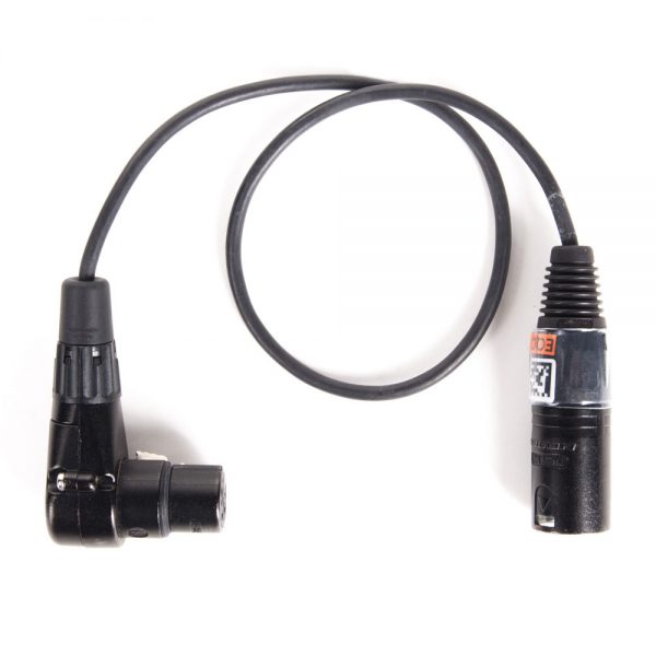 Hochflexibles Audiokabel mit XLR3-Stecker auf 90 Grad abgewinkelte XLR3-Buchse, 50 cm Länge.