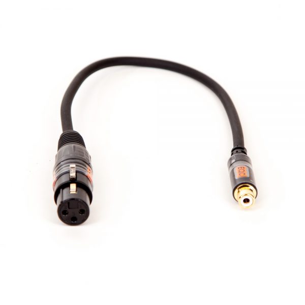 Adapterkabel mit XLR-Buchse auf RCA-Buchse und 20 cm Länge für kurze Audioverbindungen.