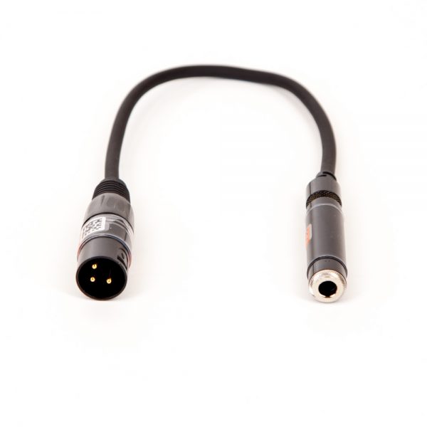 Adapterkabel mit XLR-Stecker auf eine 6,3-mm-Stereo-Klinkenbuchse und 20 cm Länge.