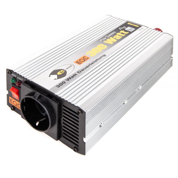 e-ast CLS300-12 ist ein Sinus-Wechselrichter, der 12 V Gleichspannung in 230 V Netzspannung mit 300 W Dauerleistung wandelt.