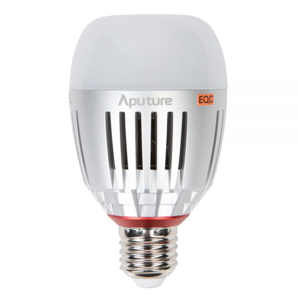 Aputure Accent B7c LED-Lichtset mit acht RGBWW-Lampen, integriertem Akku und 70 Minuten Laufzeit.