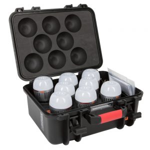 Aputure Accent B7c LED-Lichtset mit acht RGBWW-Lampen, integriertem Akku und 70 Minuten Laufzeit.
