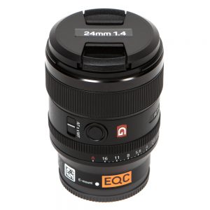 Sony FE 24mm f/1.4 GM, Weitwinkel-Festbrennweite mit Blende f/1.4 und 67-mm-Filtergewinde.