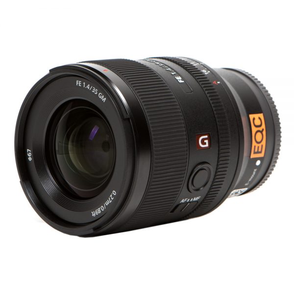 Sony FE 35mm f/1.4 GM, Weitwinkel-Festbrennweite mit Blende f/1.4 und 67-mm-Filtergewinde.