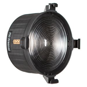 Aputure F10 Fresnel mit 250-mm-Glaslinse für eine gebündelte, weittragende Lichtabstrahlung.