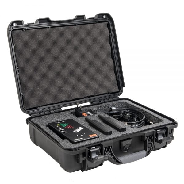 DSAN PerfectCue Mini ist ein Cue-Licht-System mit Basisstation und zwei Zwei-Tasten-Sendern, Reichweite bis 100 m.