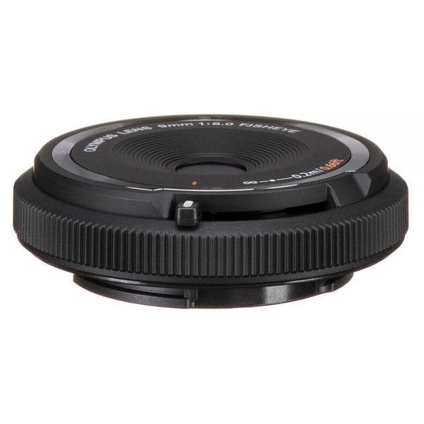 Olympus Fisheye-Objektiv 9mm f/8.0 für Micro-Four-Thirds-Kameras mit festem Blickwinkel von 140 Grad.