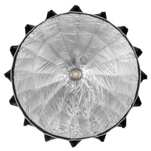 Aputure Light Dome 150 Softbox mit 150 cm Durchmesser und Bowens-Mount für Interviews und Porträts.