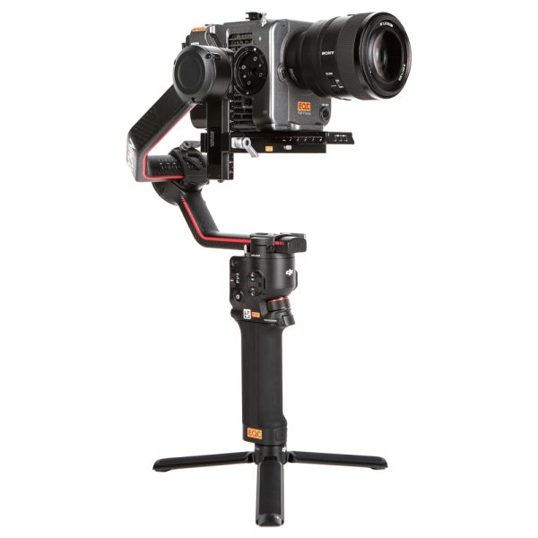 DJI Ronin RS3 Pro Combo Gimbal mit 4,5 kg Nutzlast und nur 1,5 kg Eigengewicht aus Kohlefaser.