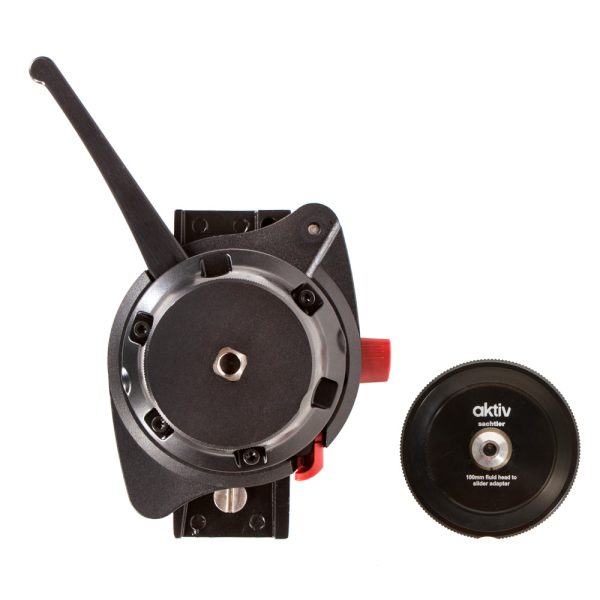 Das Sachtler aktiv 100 Adapter Set ermöglicht den schnellen Wechsel zwischen aktiv-Kopf und Flowtech-Beinen.