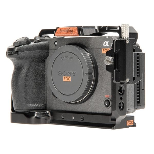 Sony FX30, kompakte APS-C-Cine-Kamera mit 4K-UHD-Aufnahme bis 120p und dualer Basis-ISO.