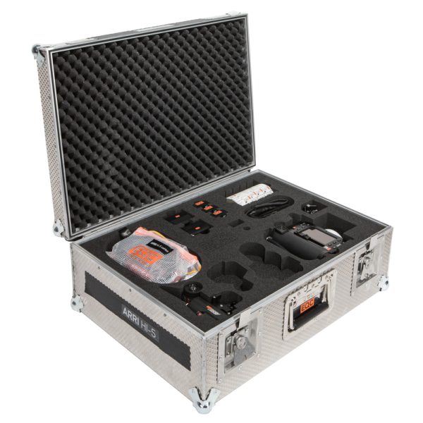 ARRI Hi-5 Funkschärfe + cforce Mini RF Motor, ein drahtloses Handbediengerät mit 3-Zoll-Touchscreen.
