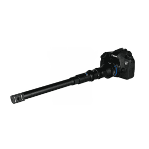 Laowa 24mm T14 Periprobe-Objektiv EF Mount an einer Canon-Kamera mit schlankem Sondenrohr.