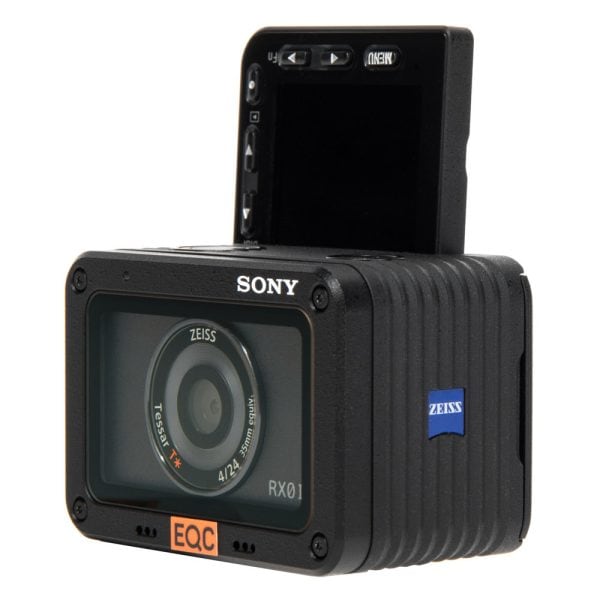 Sony DSC-RX0 II Actionkamera mit ZEISS Tessar T* 24-mm-Objektiv und wasserdichtem Gehäuse bis 10 Meter.