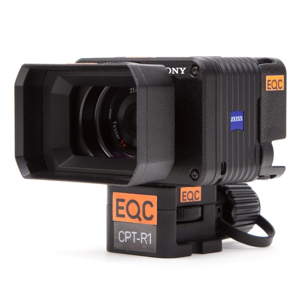 Sony DSC-RX0 II Actionkamera mit ZEISS Tessar T* 24-mm-Objektiv und wasserdichtem Gehäuse bis 10 Meter.