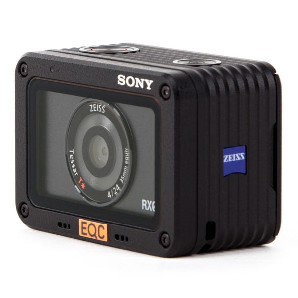 Sony DSC-RX0 II Actionkamera mit ZEISS Tessar T* 24-mm-Objektiv und wasserdichtem Gehäuse bis 10 Meter.