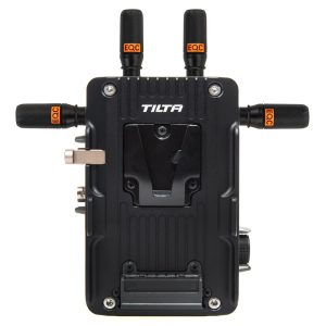 DJI Transmission ist ein Videofunk-Modul für kabellose HD-Übertragung mit zwei Antennen und Tilta-V-Mount-Halterung.