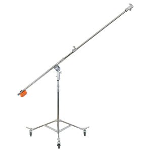 Avenger D650 Junior Boom Arm auf Rollstativ mit bis zu 40 kg Traglast bei minimalem Auszug.