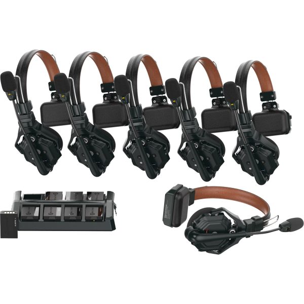 Hollyland Solidcom C1 Pro-6S Intercom-Set mit sechs Headsets und kompakter Ladestation.