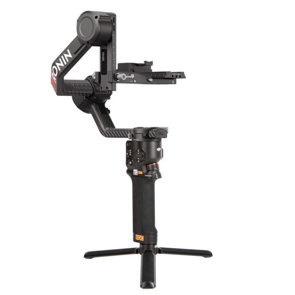 DJI Ronin RS4 Pro Combo Gimbal mit 4,5 kg Tragfähigkeit und nur 1,24 kg Eigengewicht.