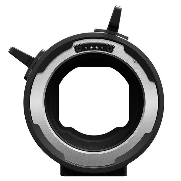 Canon RF > PL Adapter, ein Objektivadapter für die EOS C400 mit voller elektronischer Kompatibilität zu PL-Optiken.